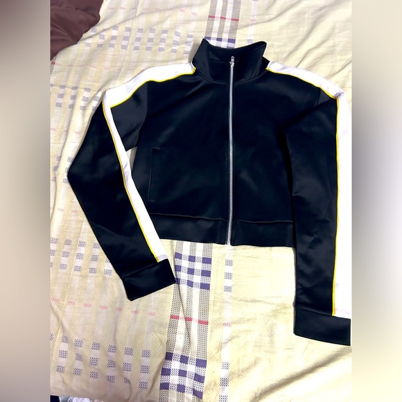H&M Jackets & Blazers - H&M jacket - Size L